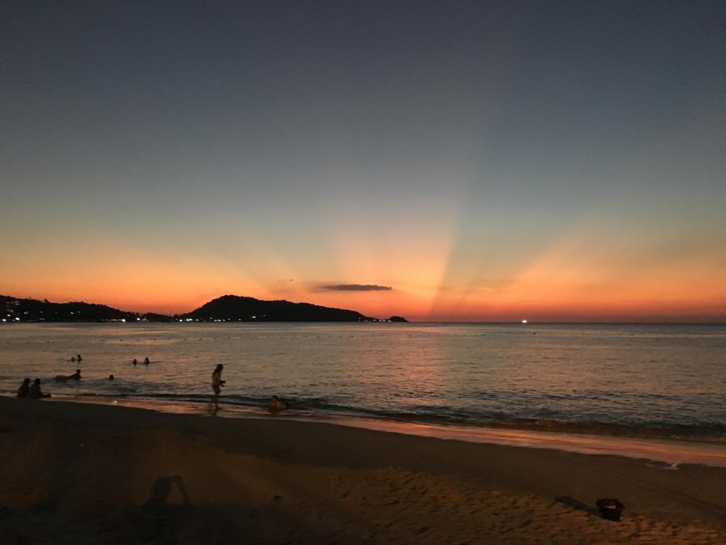 Hotel Baan Andaman Sea Surf Patong Exterior foto